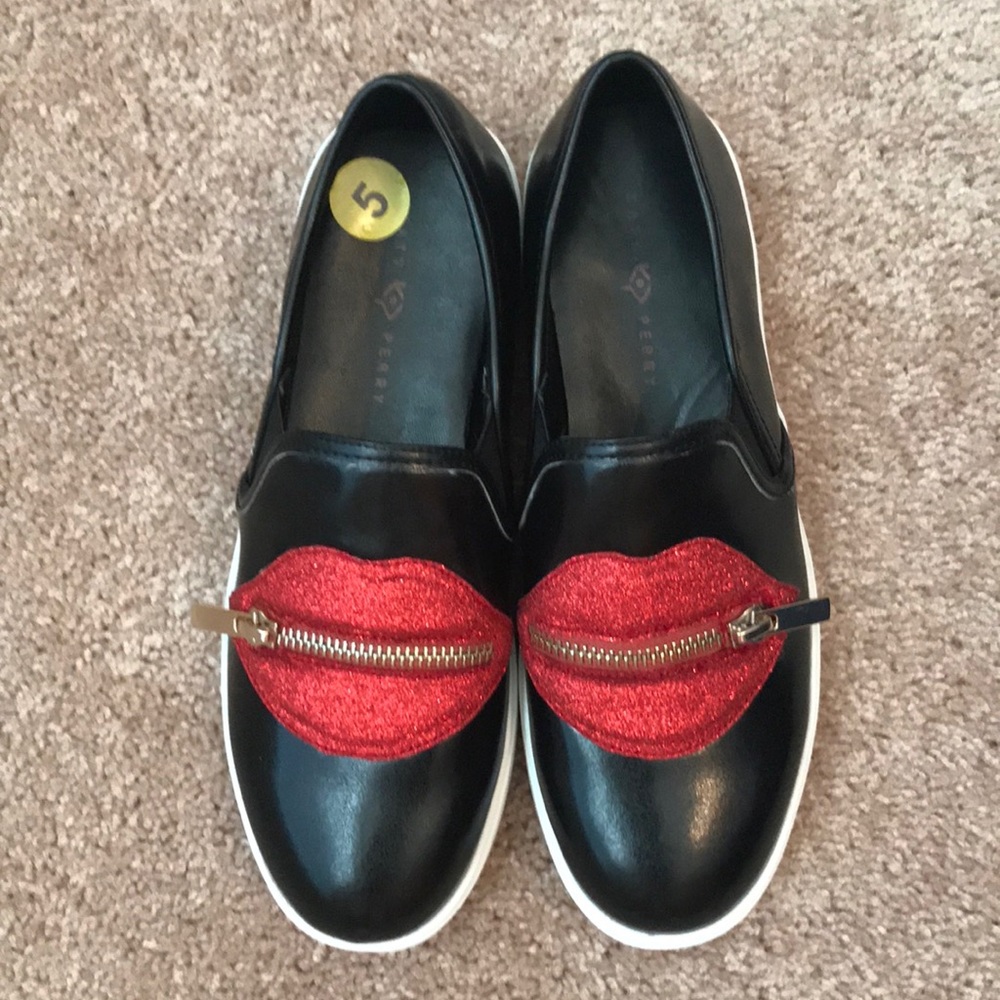 NWT Katy Perry My Lips Are Sealed Slip Ons 💋